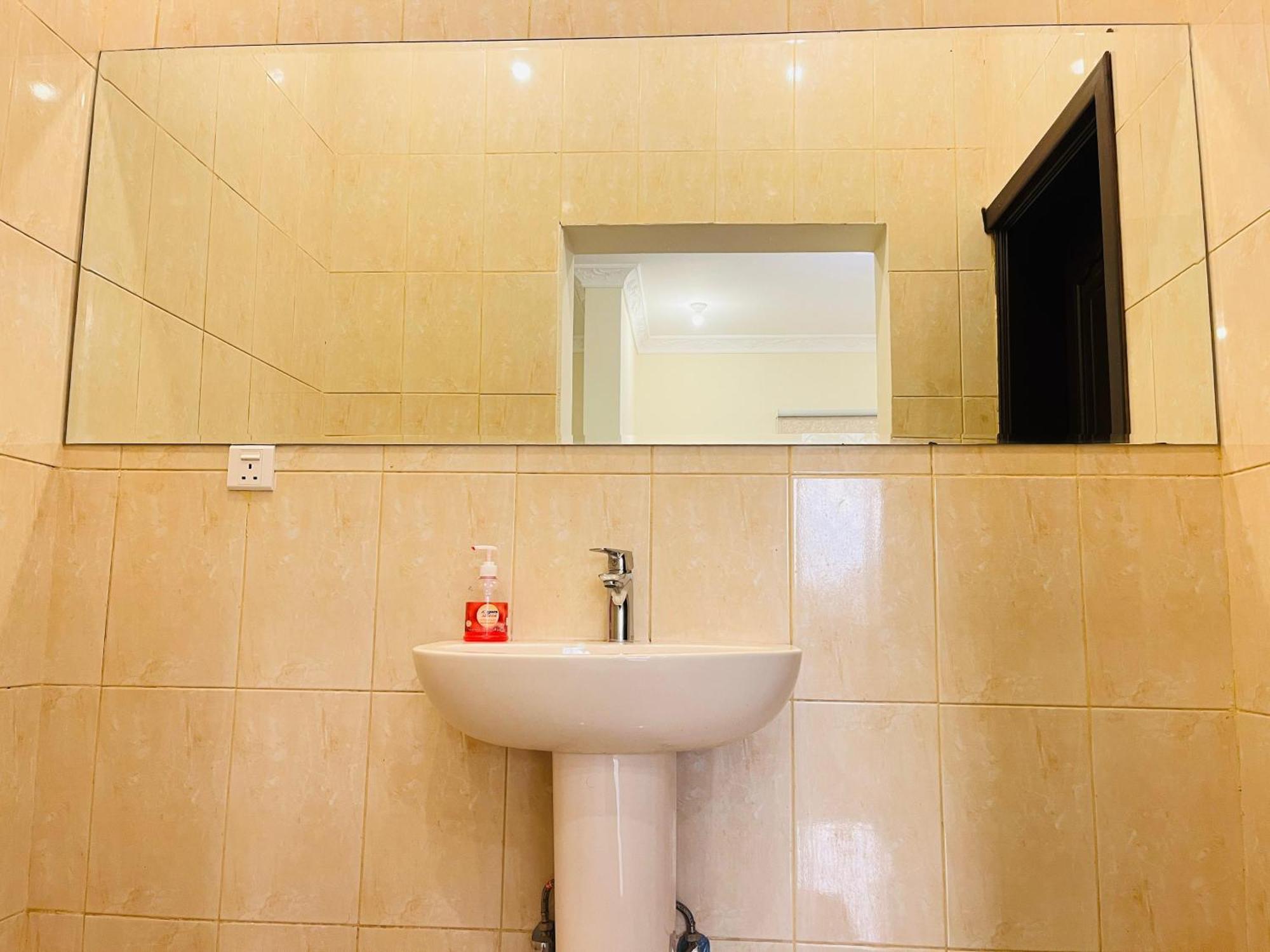 Al-farooq Apartment *