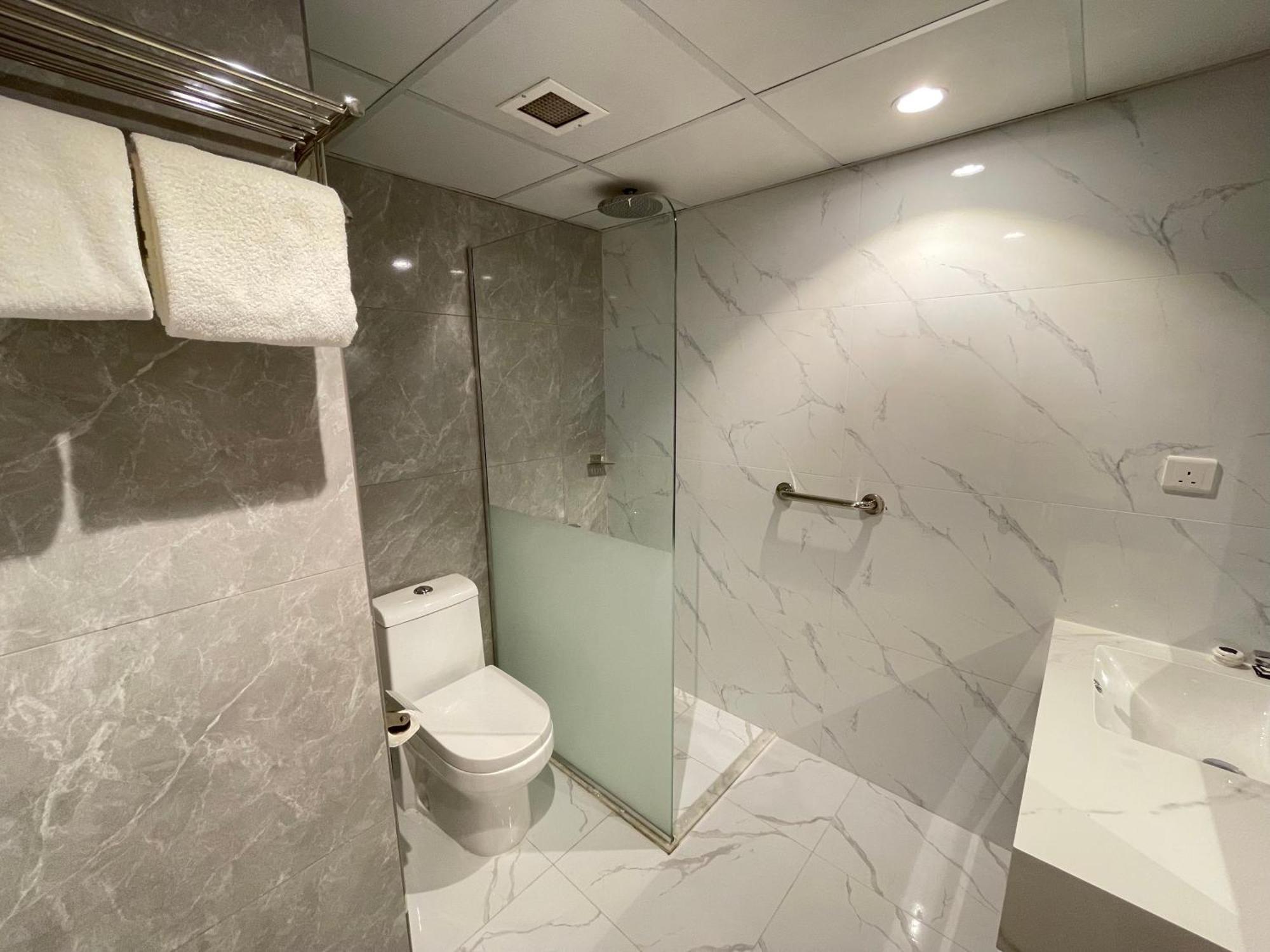 Al Mukhtara Golden Hotel