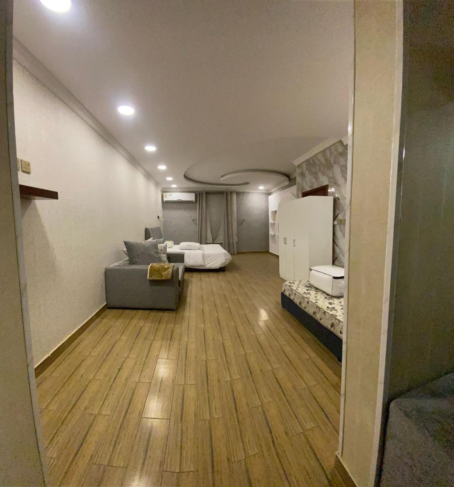 Apartment Kinda House