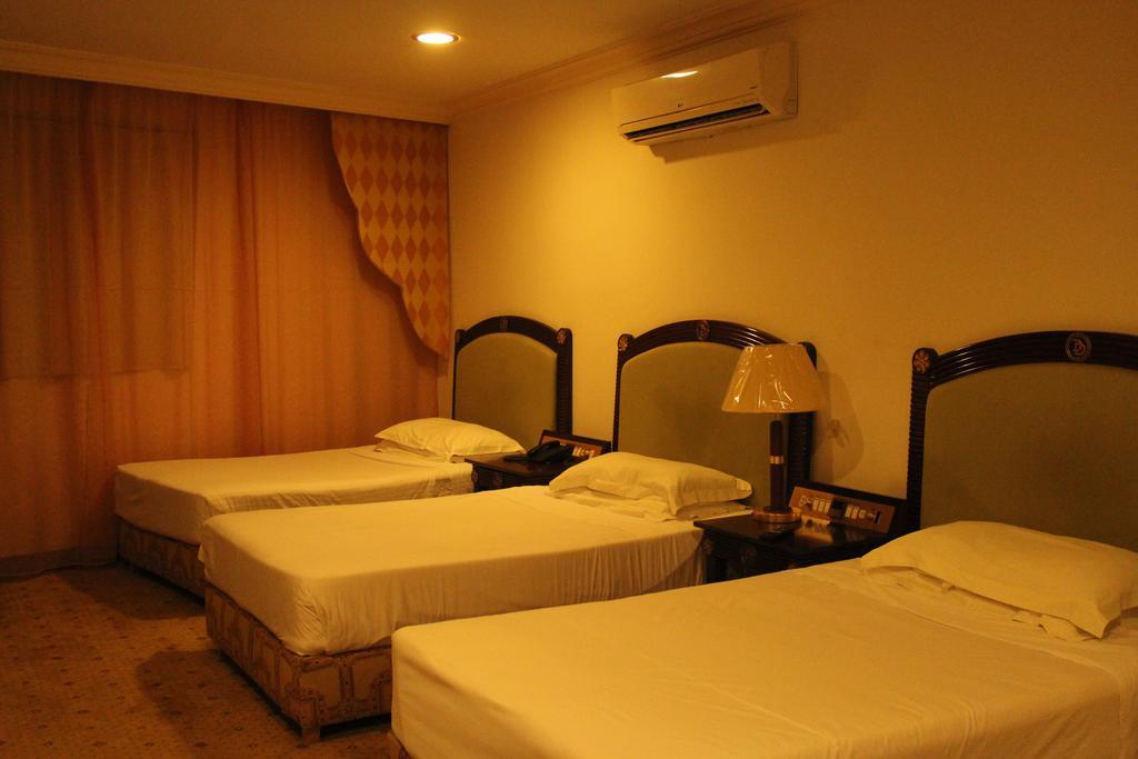 Al Dakheel Plaza 4*