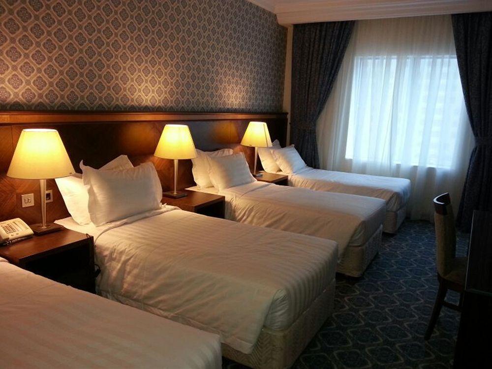 Nozol Royal Hotel 4*