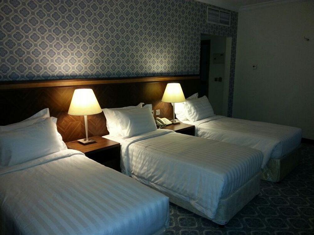 Nozol Royal Hotel 4*