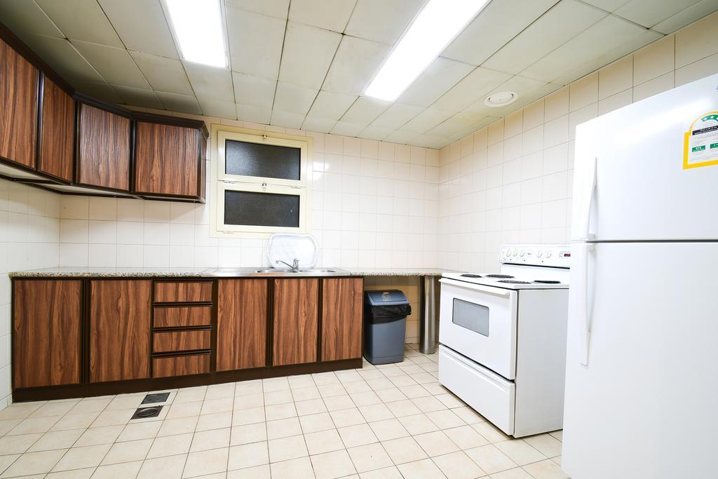 Luxurious Al Rawdah Suites Hotel