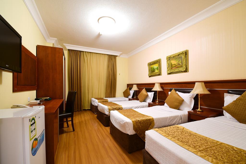 Luxurious Al Rawdah Suites Hotel 3*