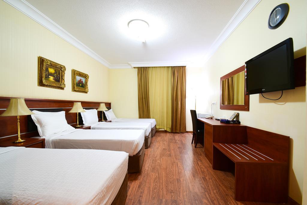 Hotel Luxurious Al Rawdah Suites