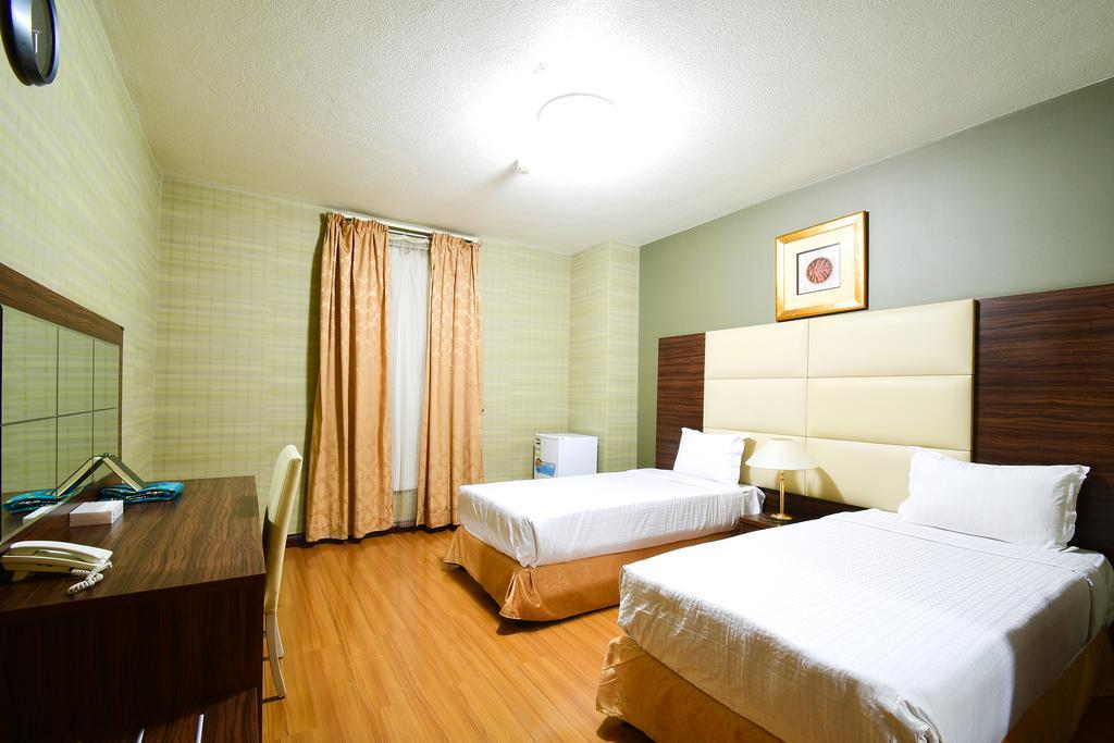 Luxurious Al Rawdah Suites 3*