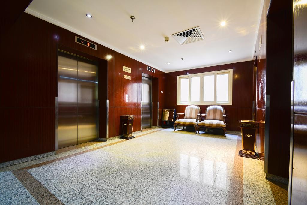 Hotel Luxurious Al Rawdah Suites 3*