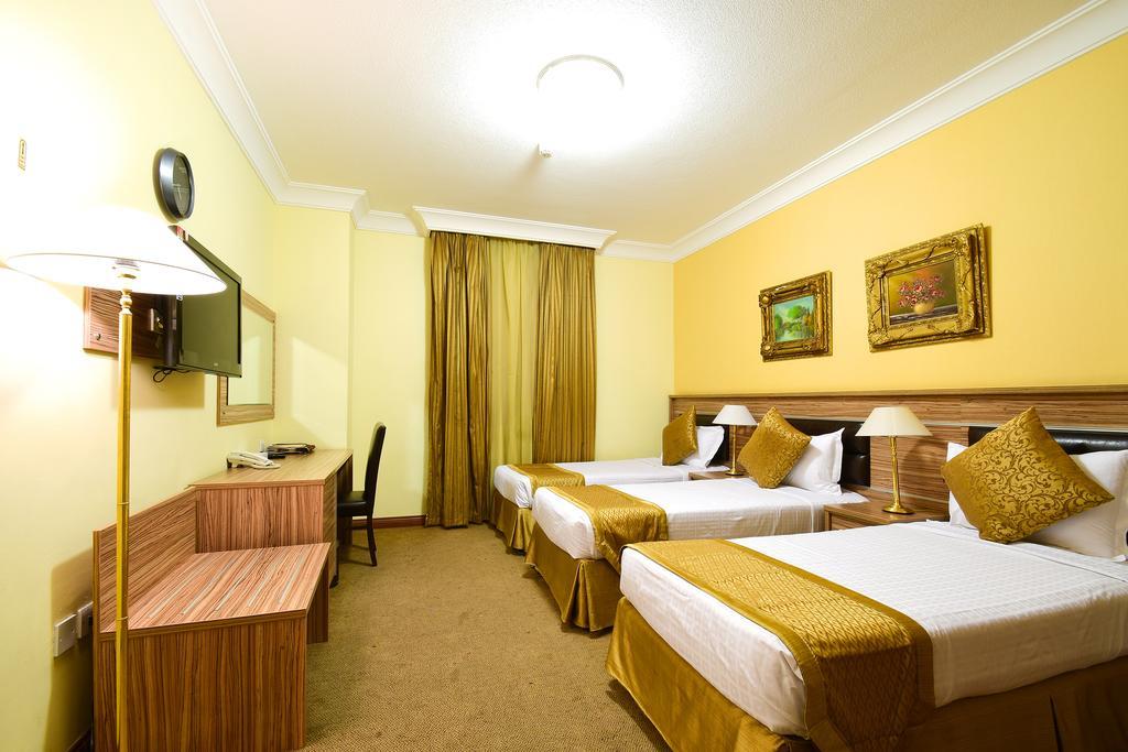 Luxurious Al Rawdah Suites 3*