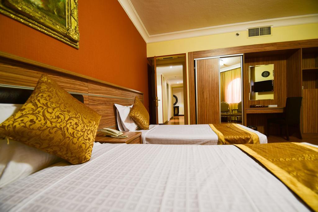 Luxurious Al Rawdah Suites 3*