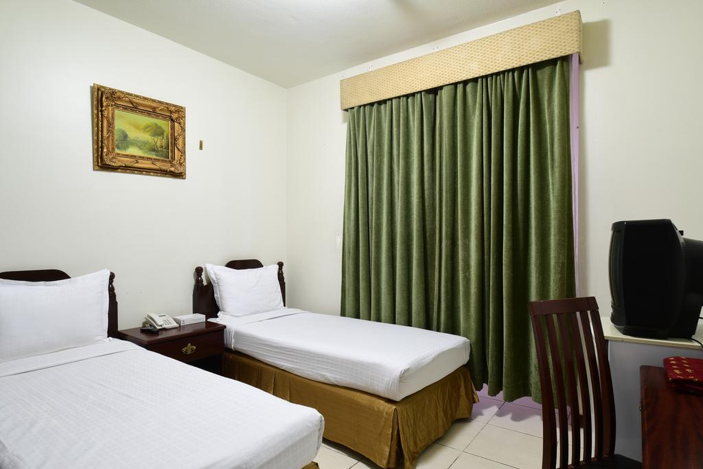 Hotel Luxurious Al Rawdah Suites