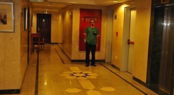 Qasr Al Ansar Golden Tulip Hotel 3*