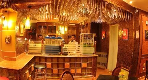 Qasr Al Ansar Golden Tulip Hotel