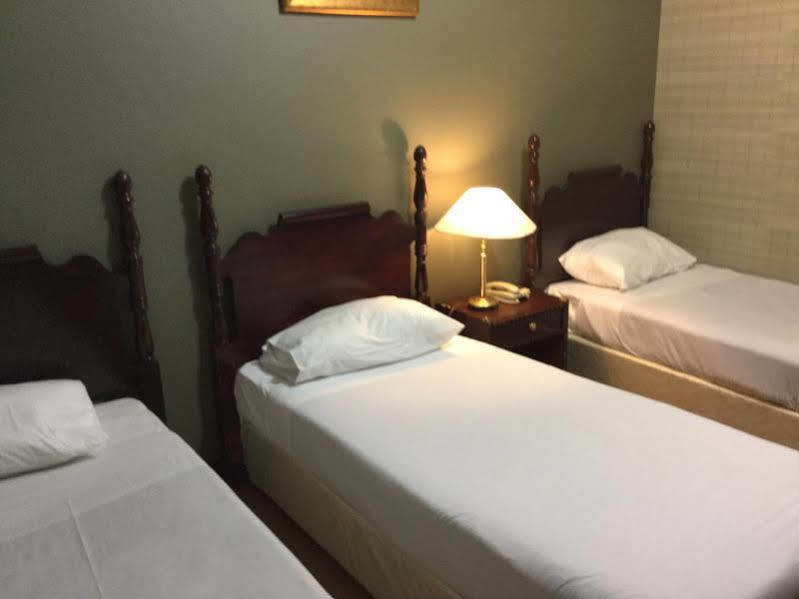 Luxurious Al Rawdah Suites 3*