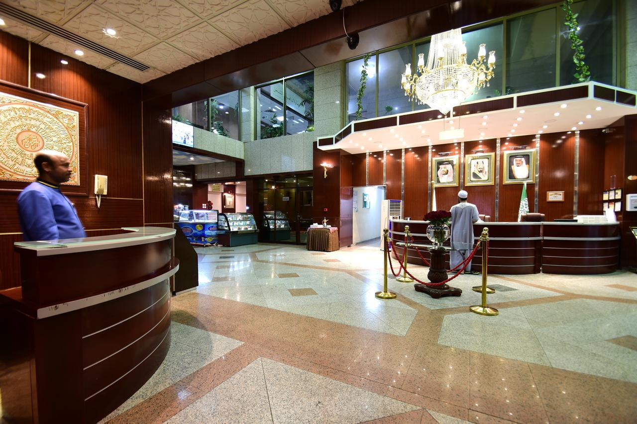 Hotel Luxurious Al Rawdah Suites 3*