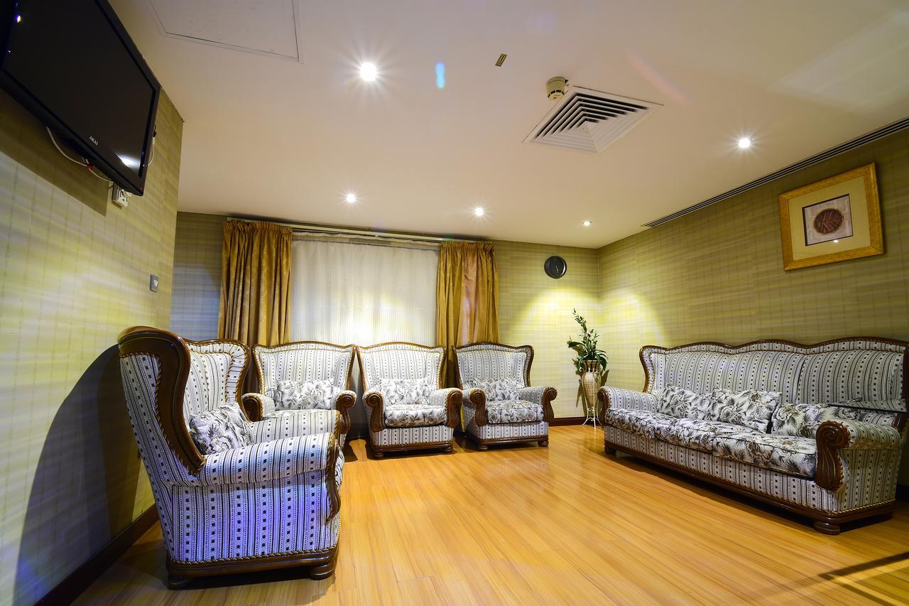 Luxurious Al Rawdah Suites Hotel 3*