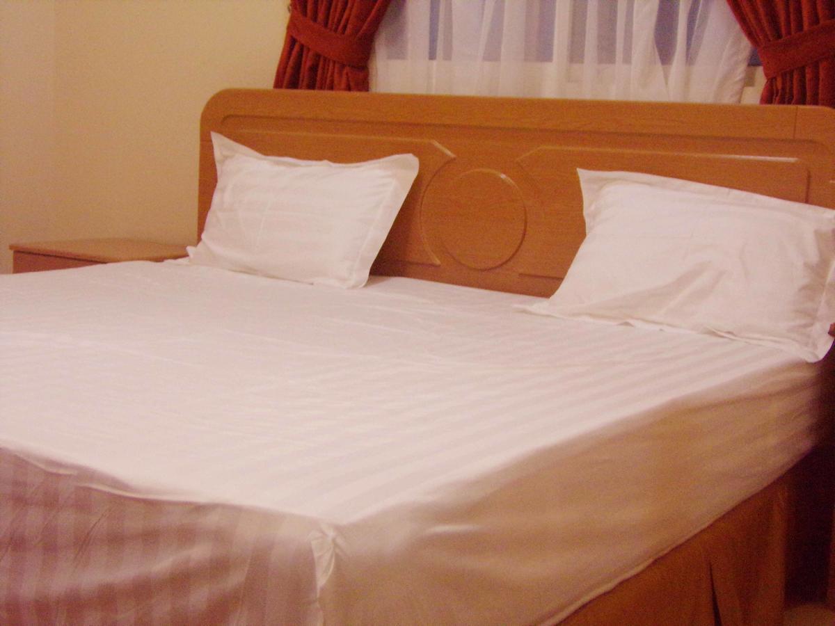 Omar Suites Aparthotel Medina
