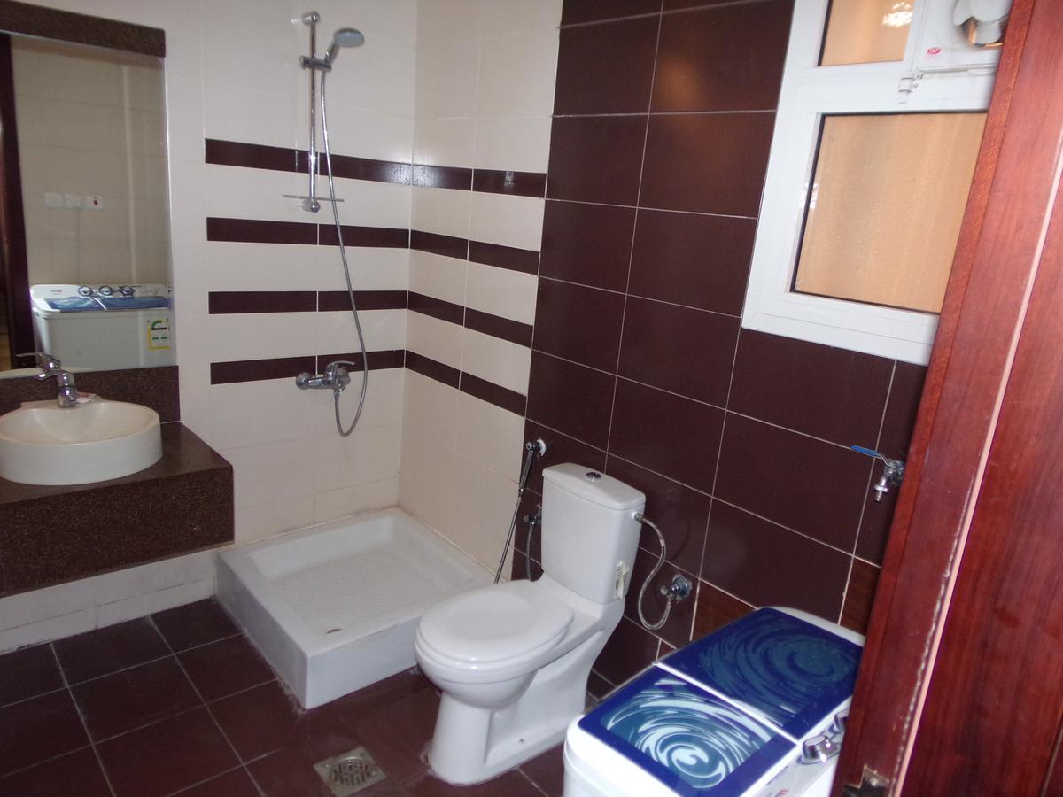 Omar Suites Aparthotel 2*