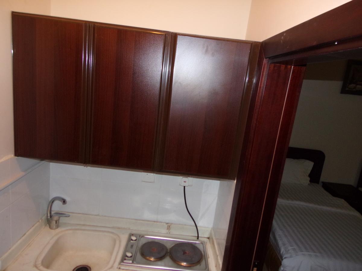 Aparthotel Omar Suites