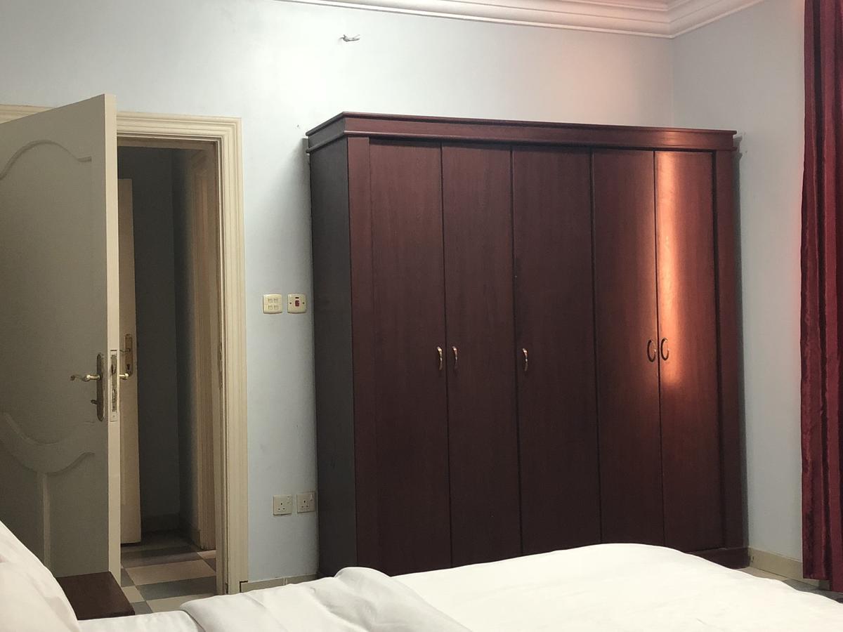 Al Majdah Hotel *