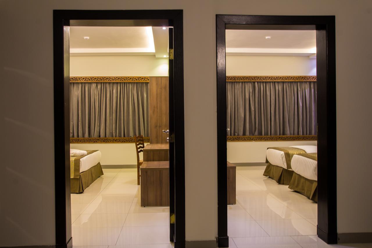 Gold Hotel