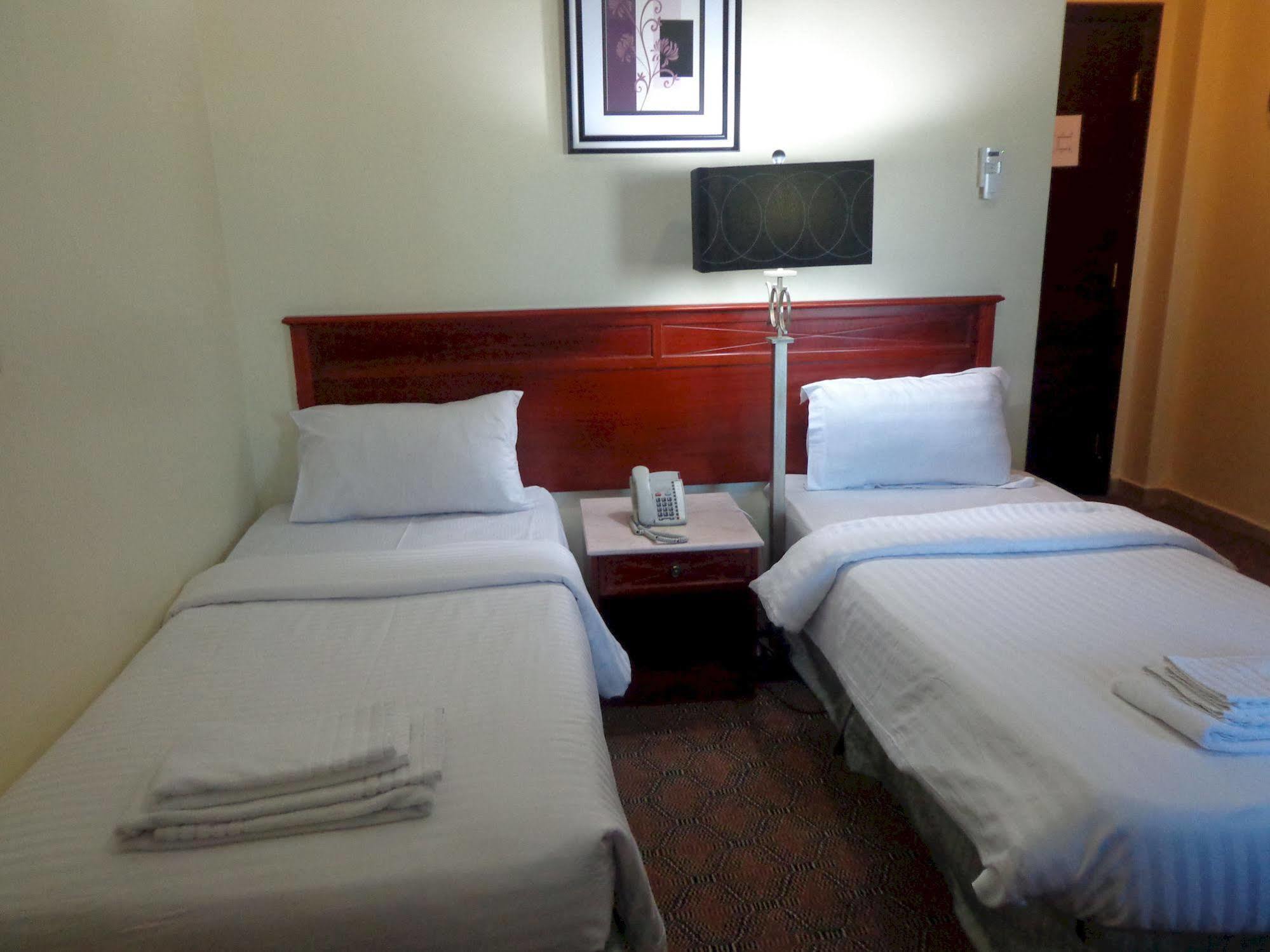 Hotel Ishraq Al Bustan