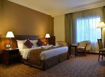 Nozol Royal 4*