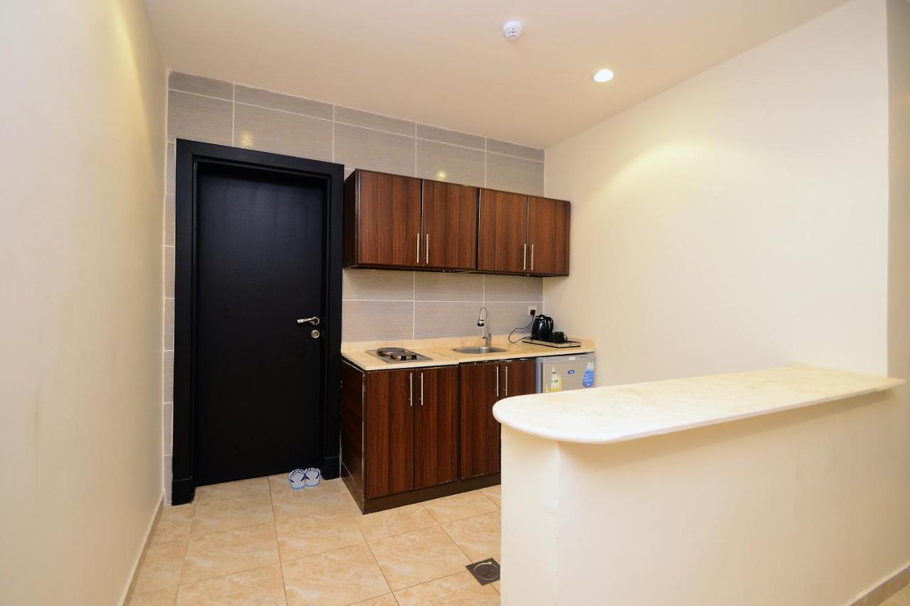 Aparthotel Pine Tree Suites Al Alya *