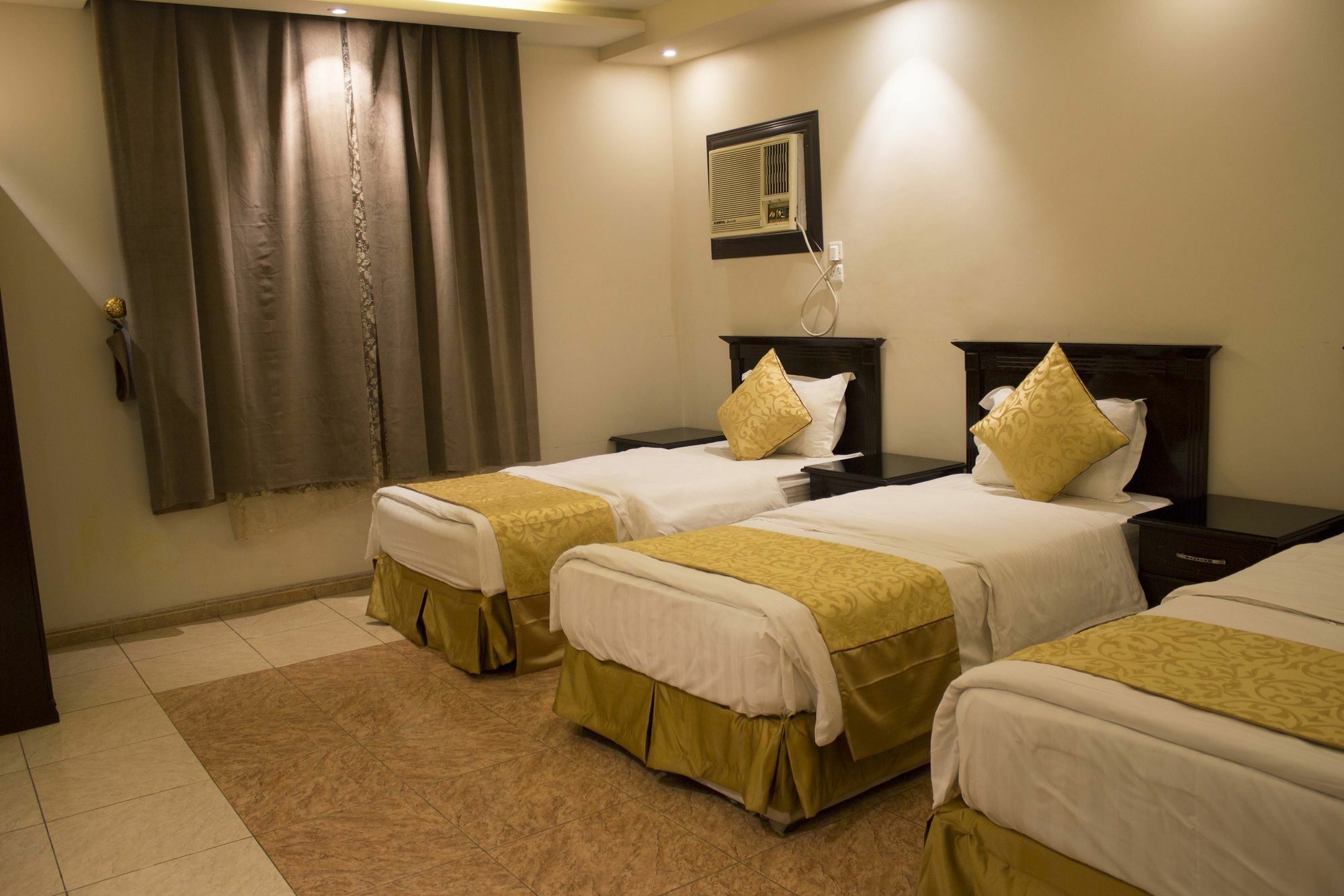 Dosh Aparthotel