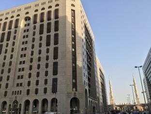 Luxurious Al Rawdah Suites Hotel