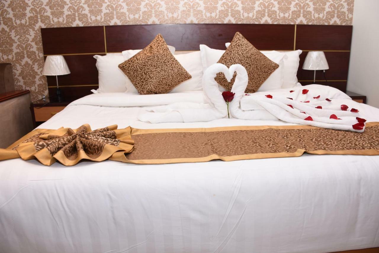 Pearl Palace Suits Hotel 4*