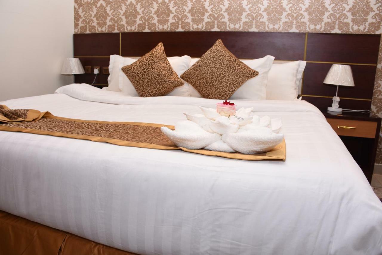 Hotel Pearl Palace Suits 4*