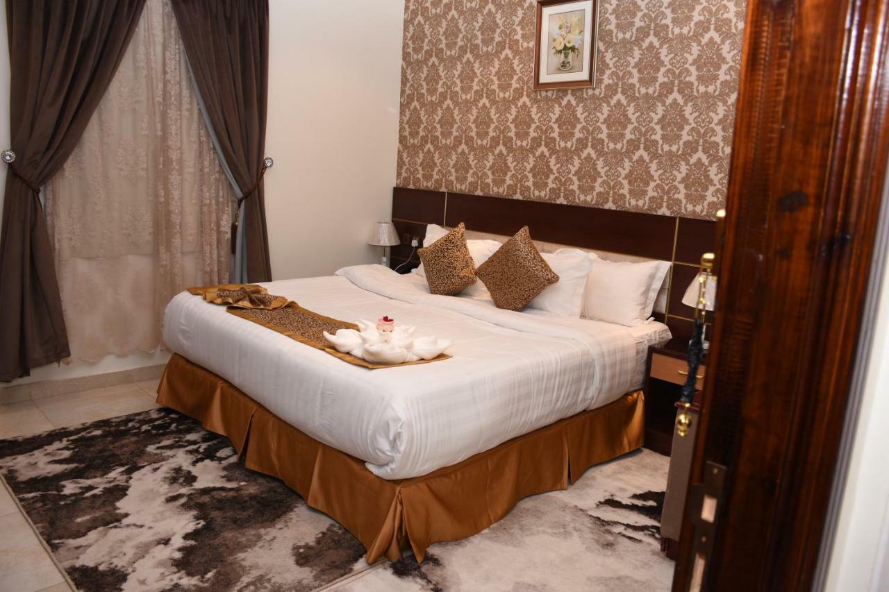 Pearl Palace Suits 4*