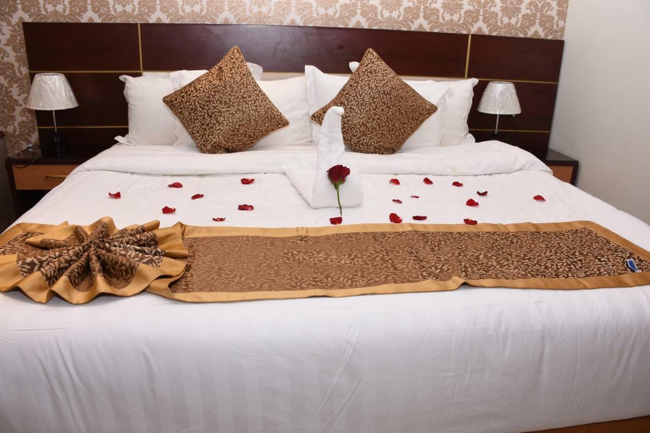 Hotel Pearl Palace Suits