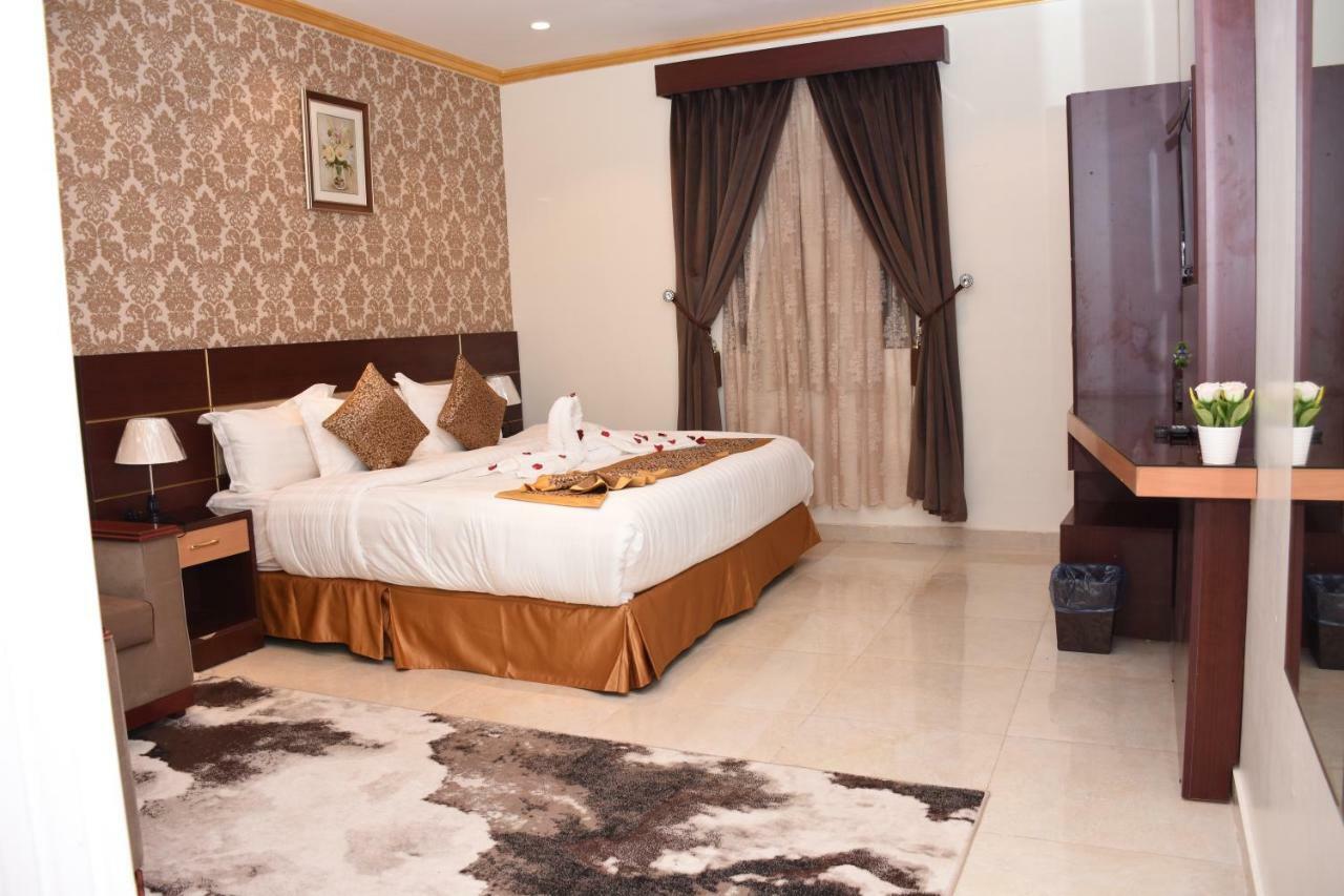 Pearl Palace Suits 4*