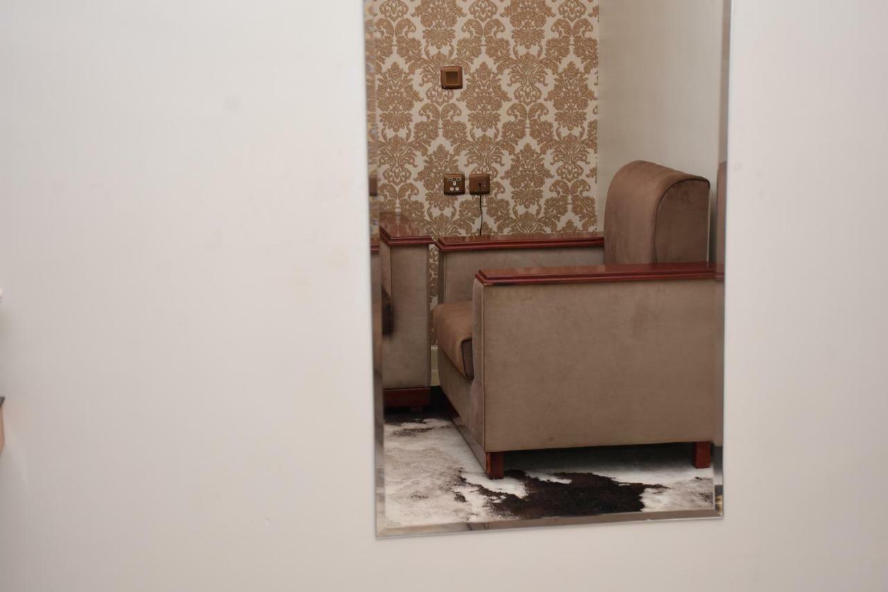 Pearl Palace Suits Hotel 4*