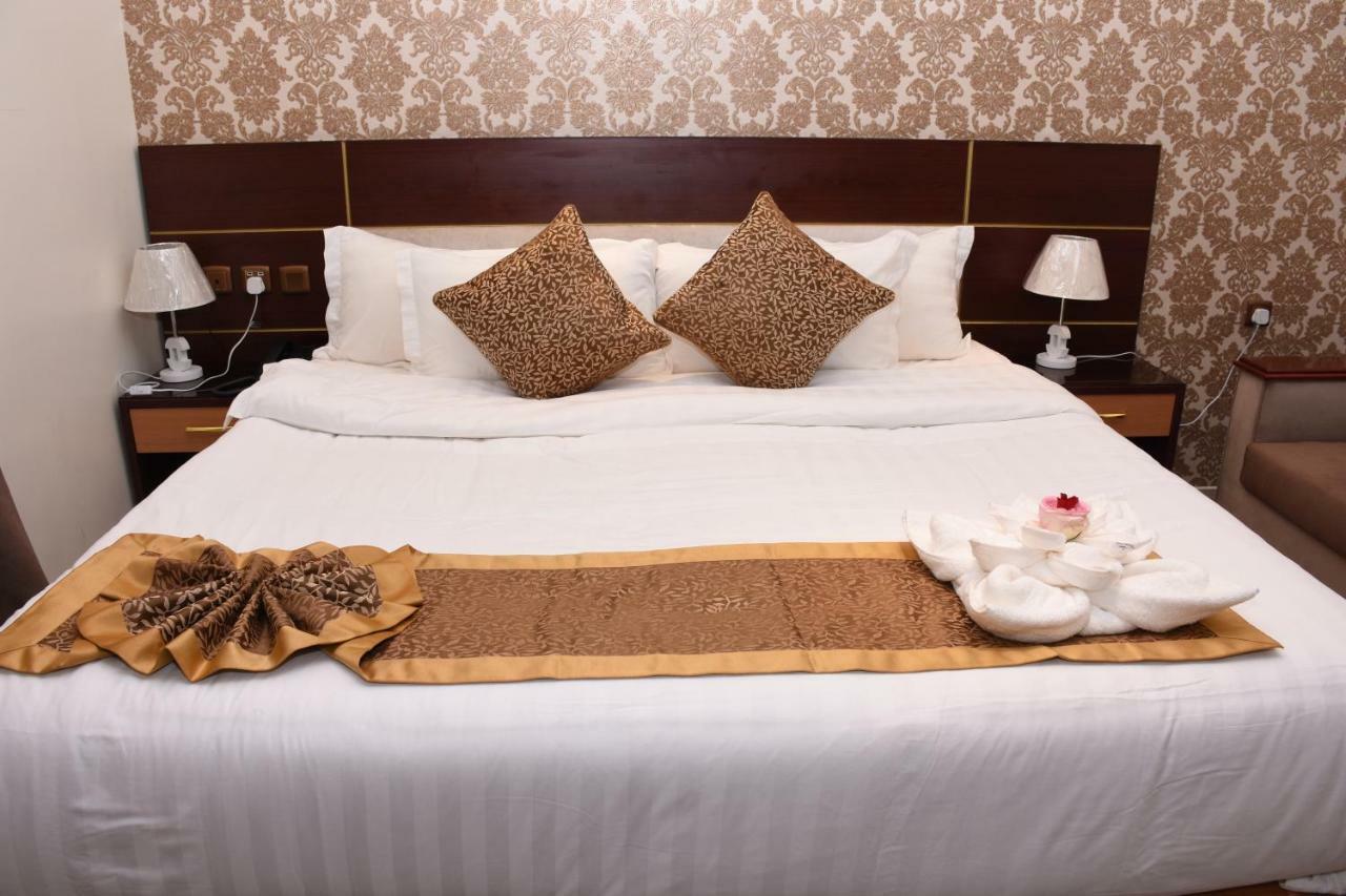 Hotel Pearl Palace Suits 4*