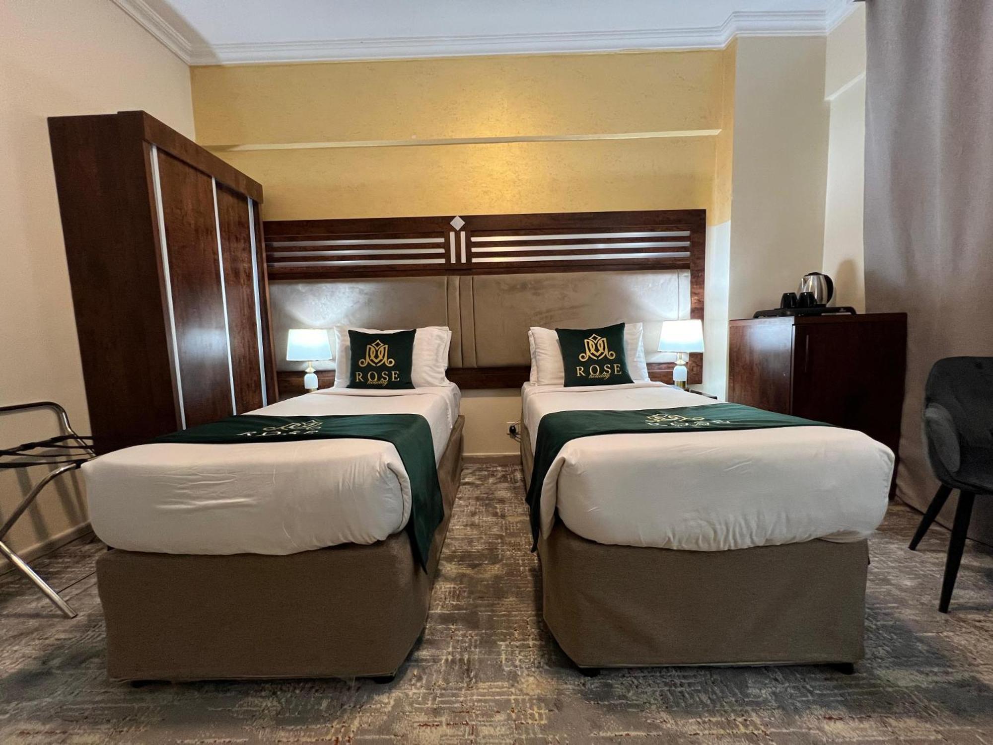 Rose I1 روز هوليداي * Medina