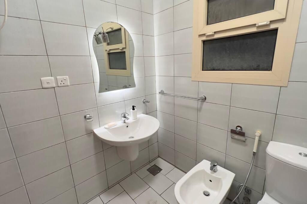مودرن قريبة من المسجد النبوي دخّول ذاتي Apartment *