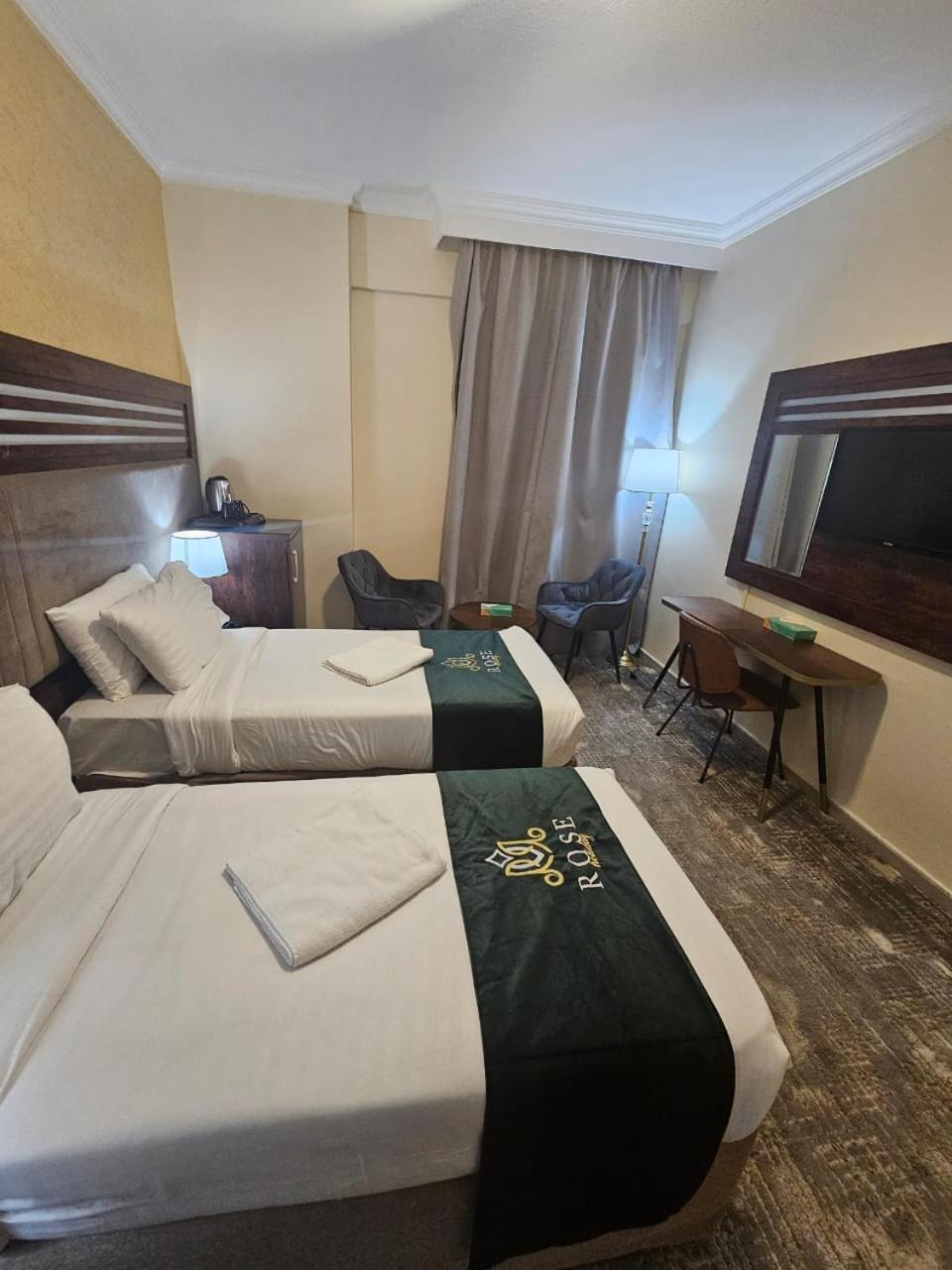 Rose I1 روز هوليداي Medina