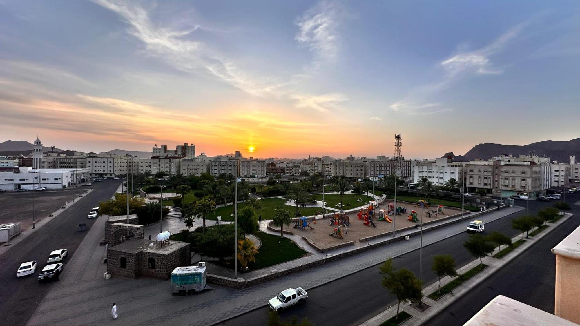 مودرن قريبة من المسجد النبوي دخّول ذاتي Apartment *