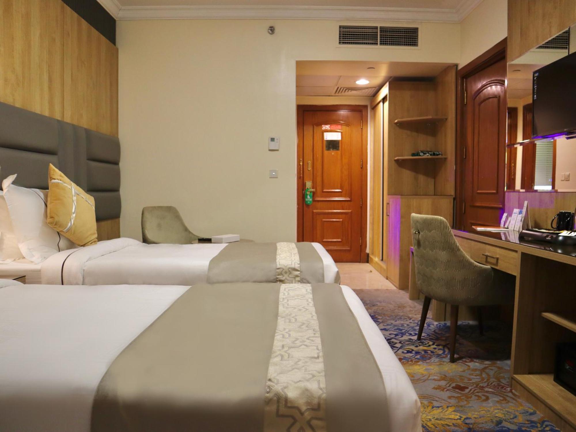 Zowar International 4*