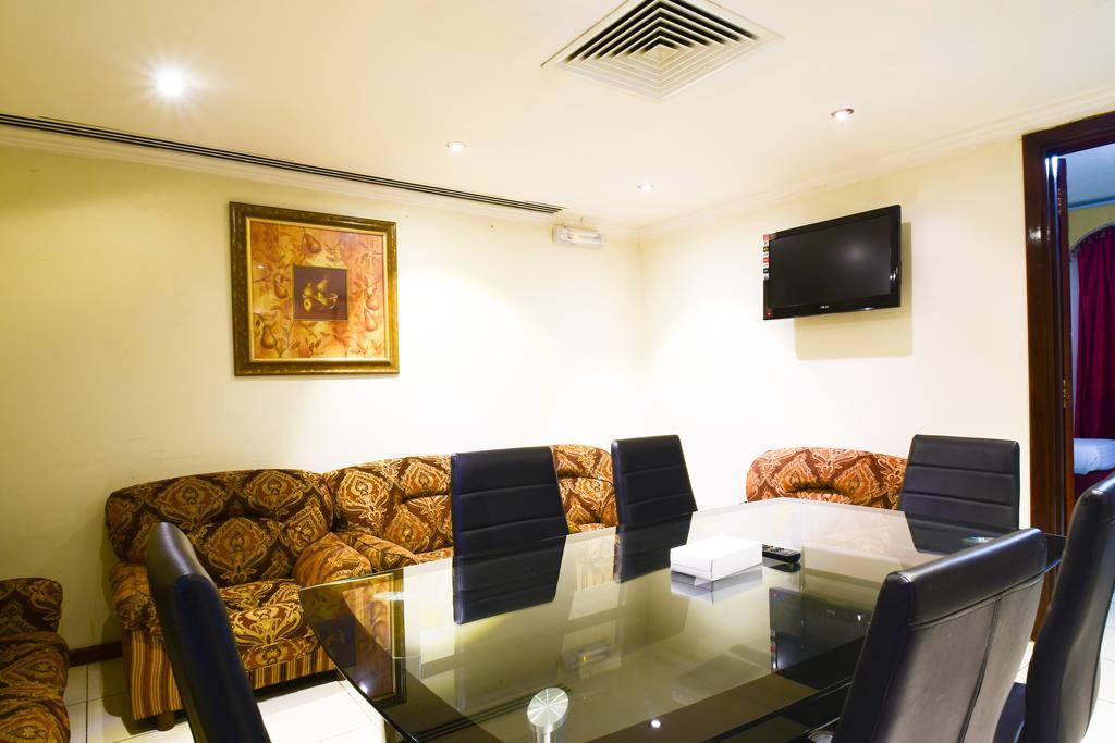Luxurious Al Rawdah Suites 3*