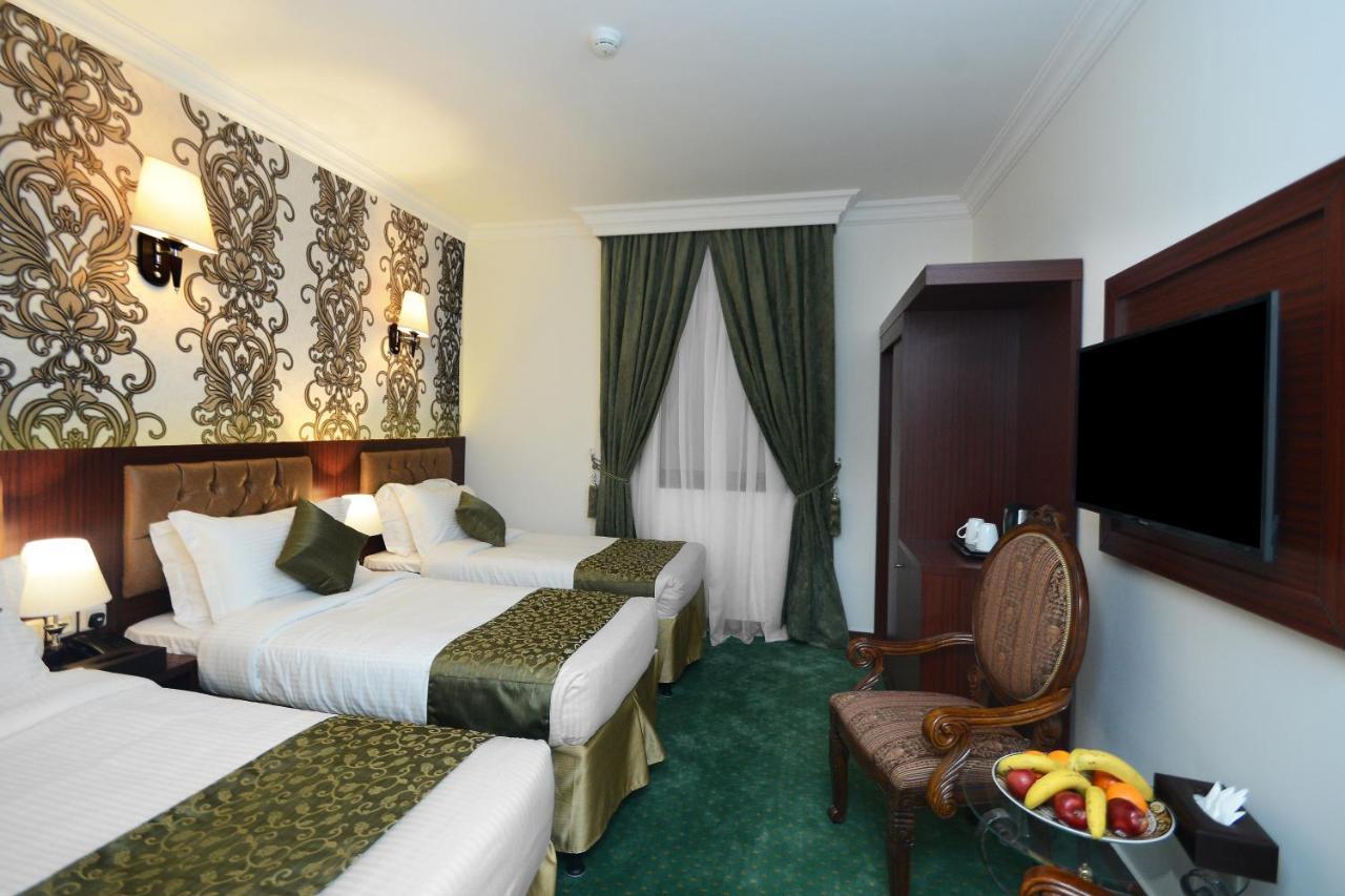 Pinewood Hotel