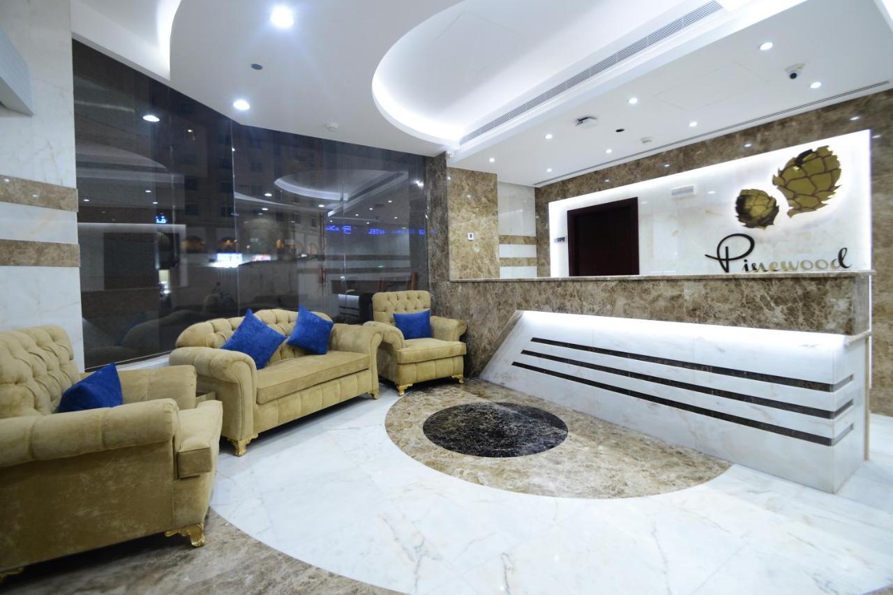 Pinewood Hotel 2*